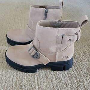 New UGG Ashton Short Waterproof Suede Buckle Boots, Size 7.5
